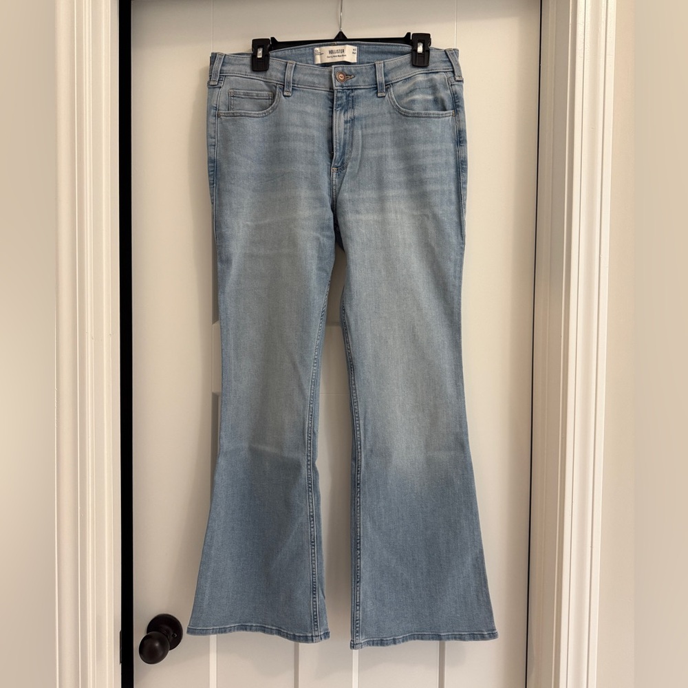 Hollister Curvy Mid-Rise Boot 12S